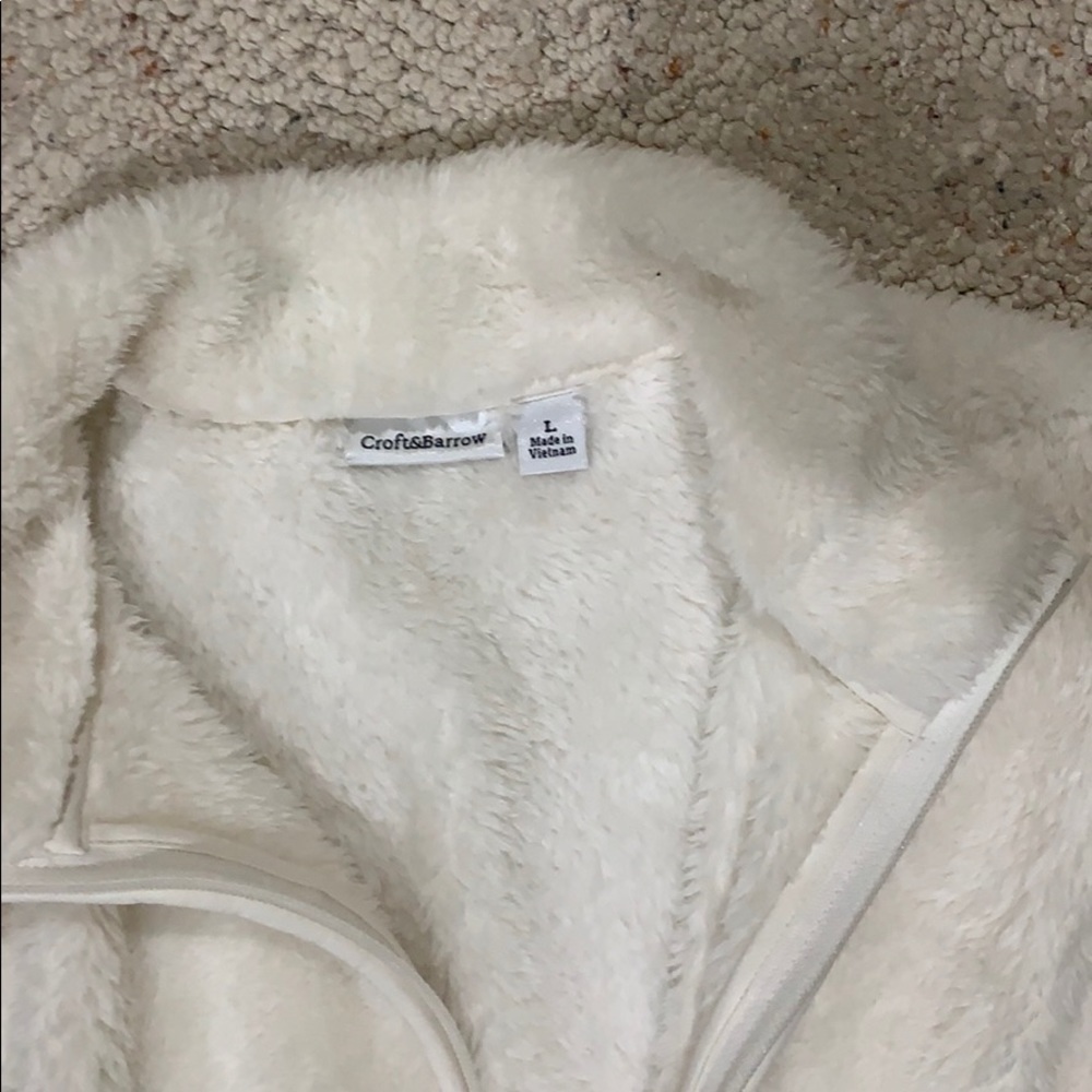 Cream fuzzy vest - Picture 2 of 2